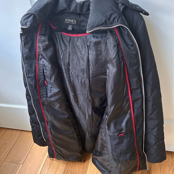 Jones New York Black Puffer Jacket with Faux Fur Trim - Picture 6 of 6